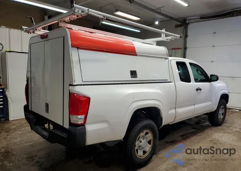 2016 Toyota Tacoma Access Cab z USA, uszkodzony, nr VIN 5TFRX5GN2GX061143